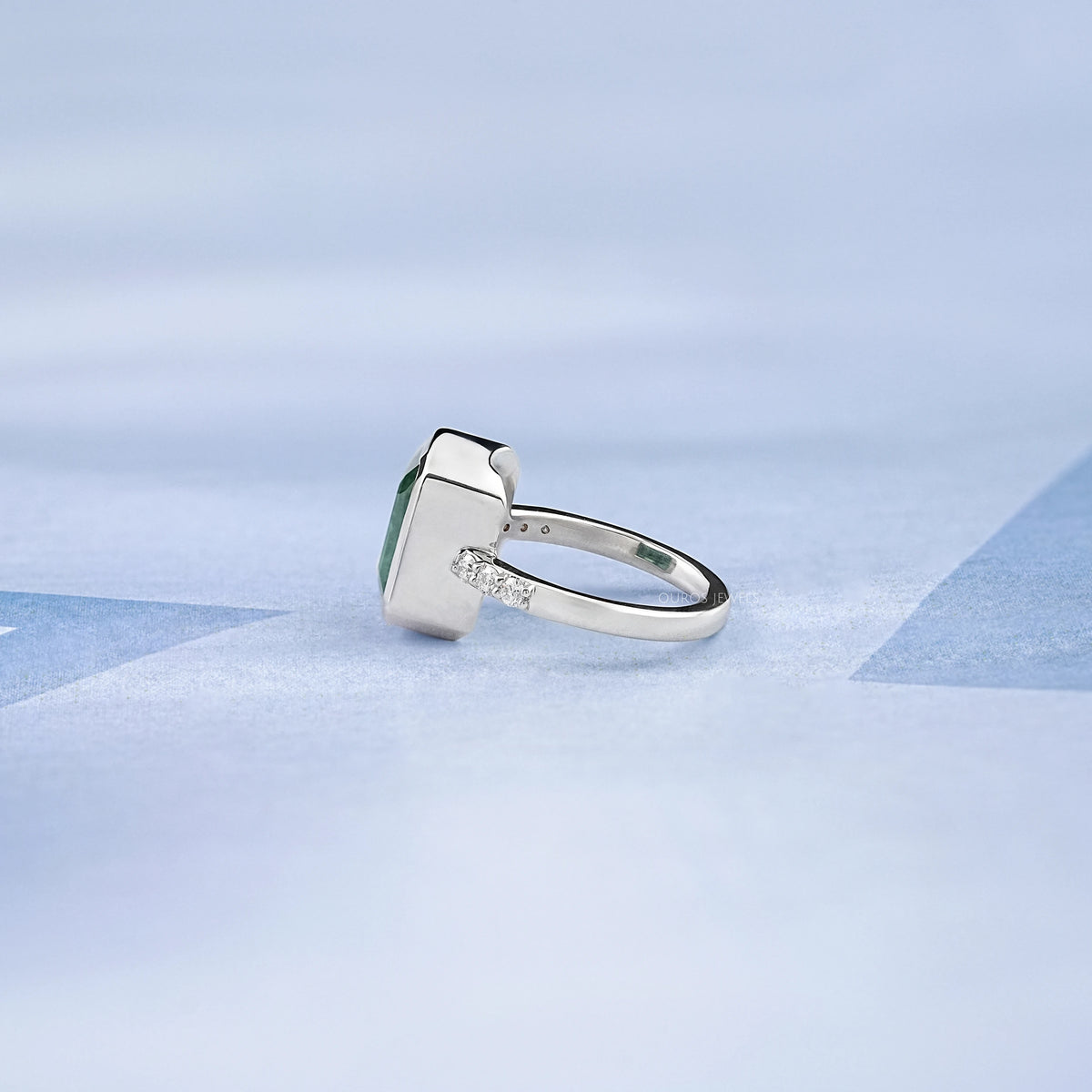 Asscher Cut Emerald Gemstone Bezel Set Ring Ring
