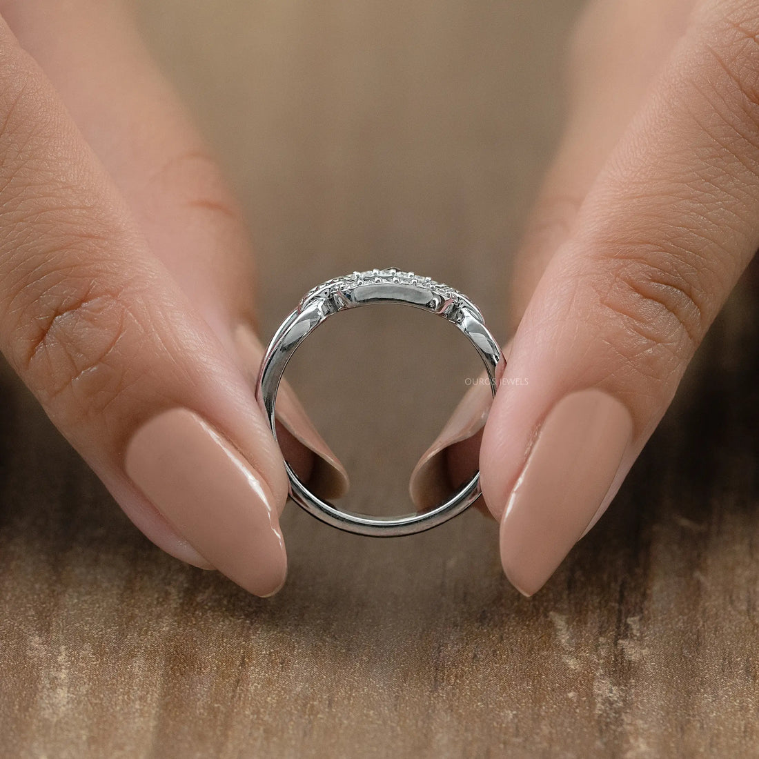 Round Lab Diamond Chain Link Ring Ring