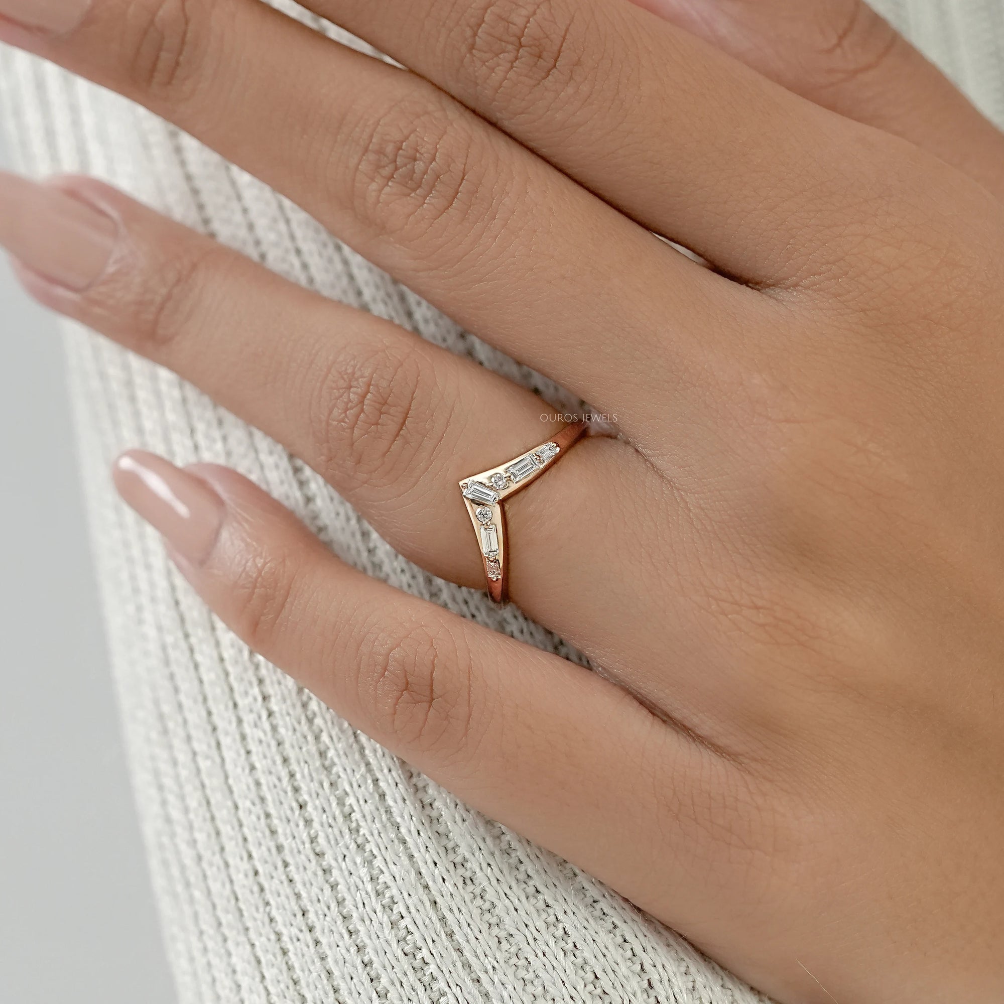 Tappered Baguette And Round Diamond Curved Band