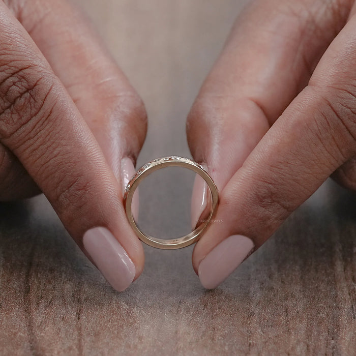 Round Lab Diamond Flush Set Wedding Band