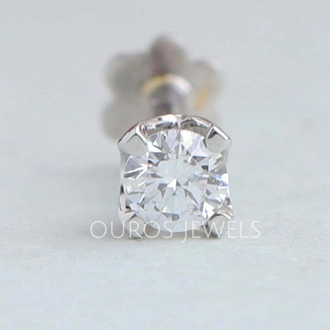 Round Cut Diamond Nose Pin