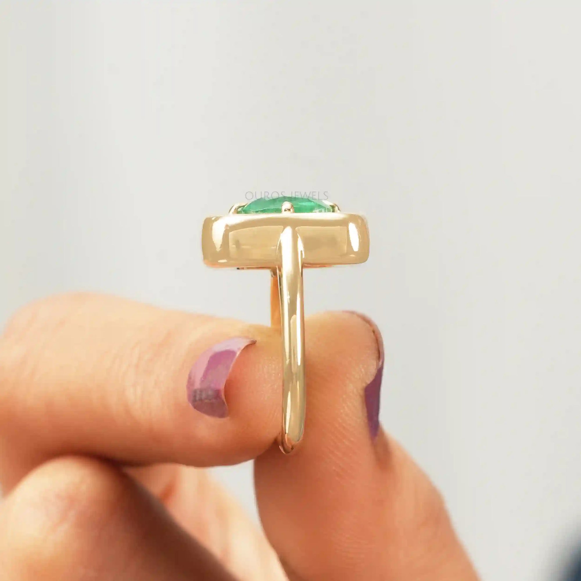 Emerald Gemstone Cushion Cut Solitaire Ring