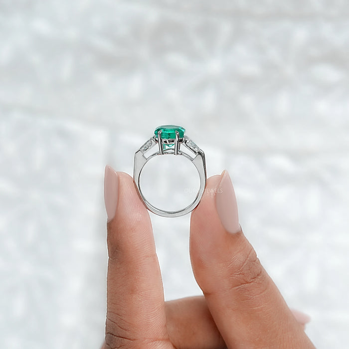 Hexagon Cut Emerald Gemstone Ring Ring