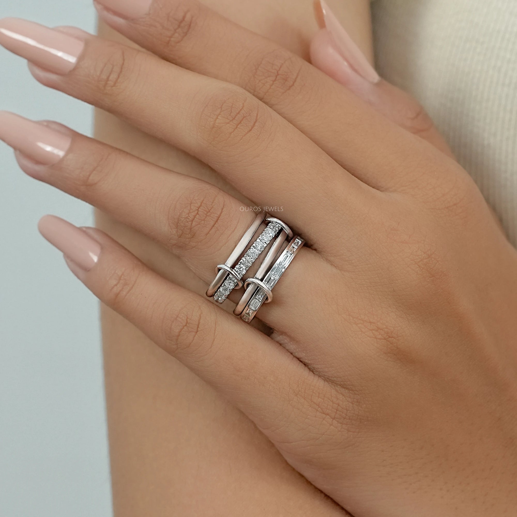 Baguette And Round Diamond Interlink Band Ring