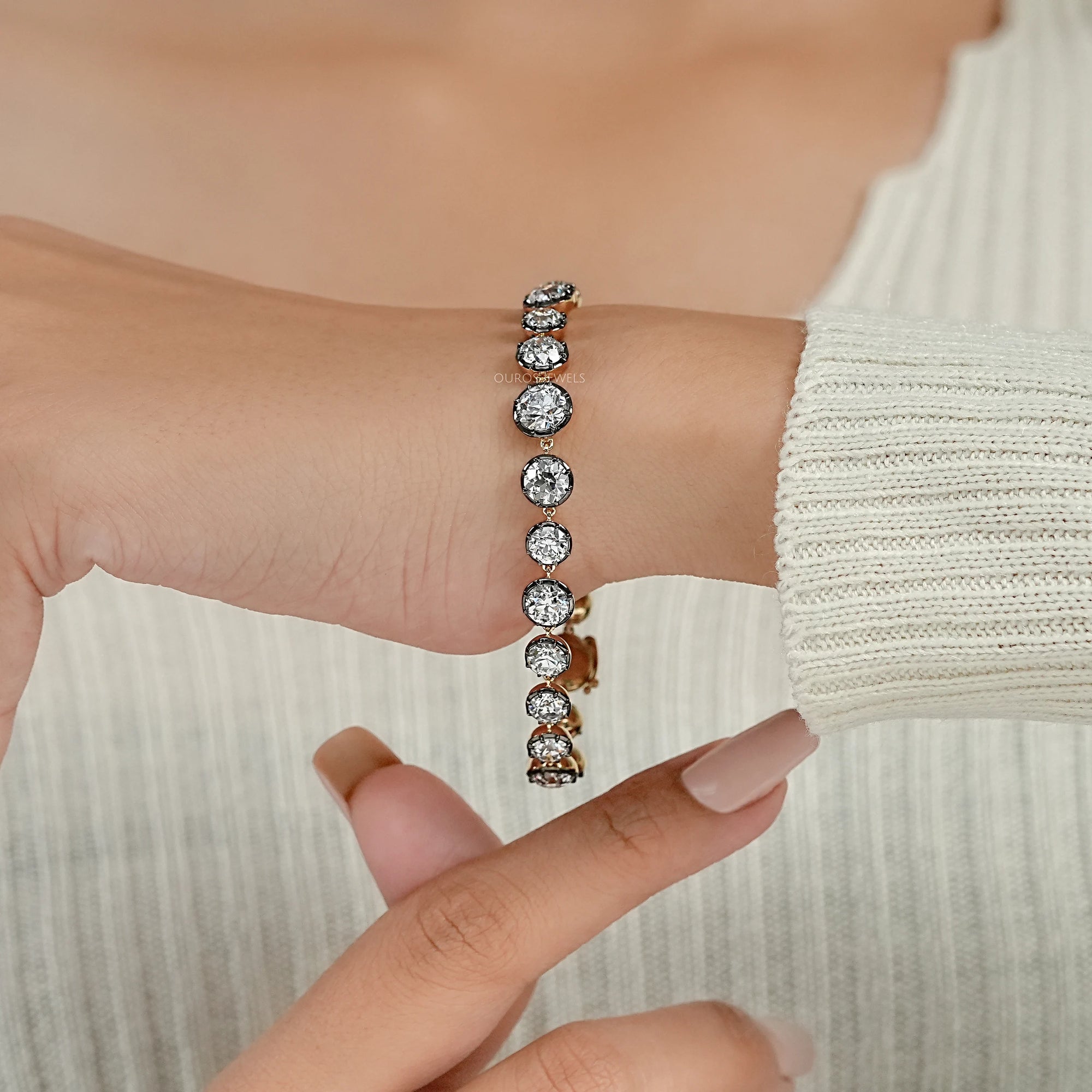 OEC Round Lab Diamond Black Coating Bracelet