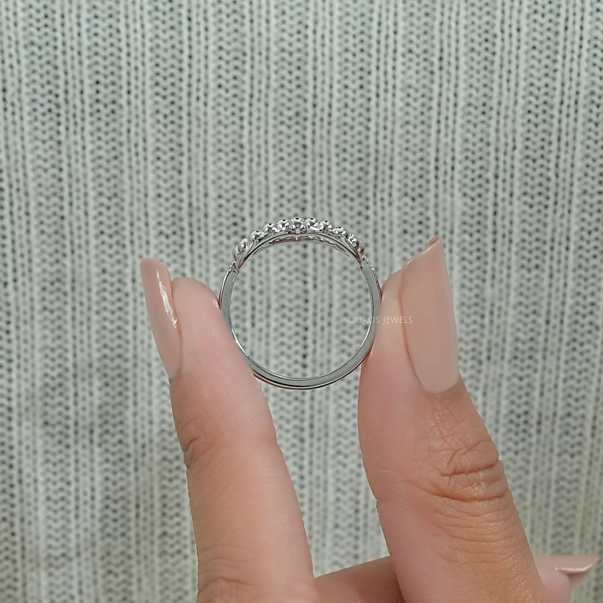 Open Heart Shape Round Diamond Bubble Ring Ring