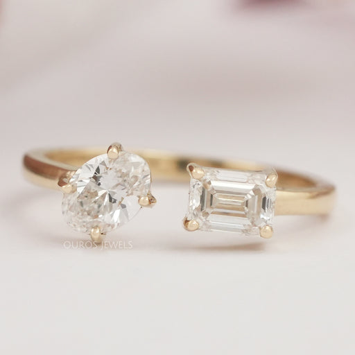 Oval And Emerald Diamond Toi Moi Engagement Ring