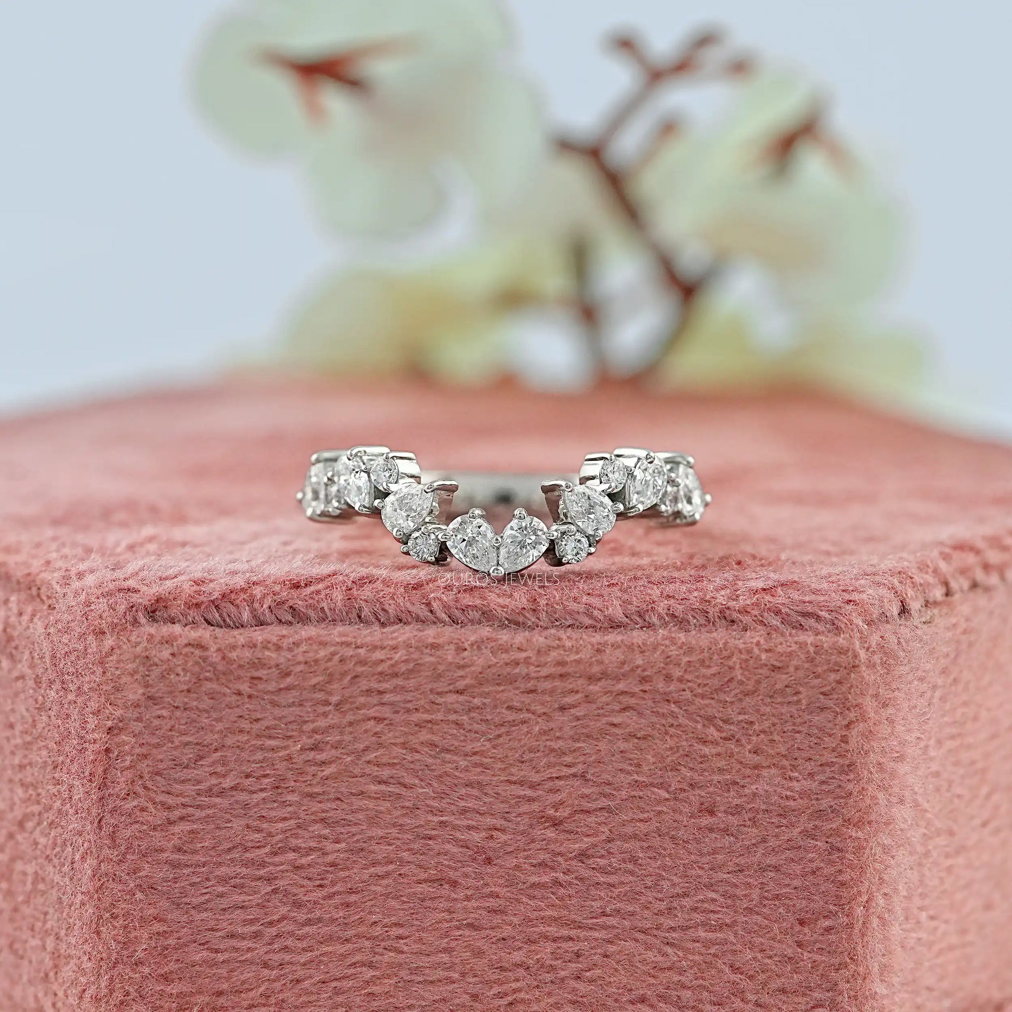 Pear And Round Lab Diamond Cluster Curved Ring Ring