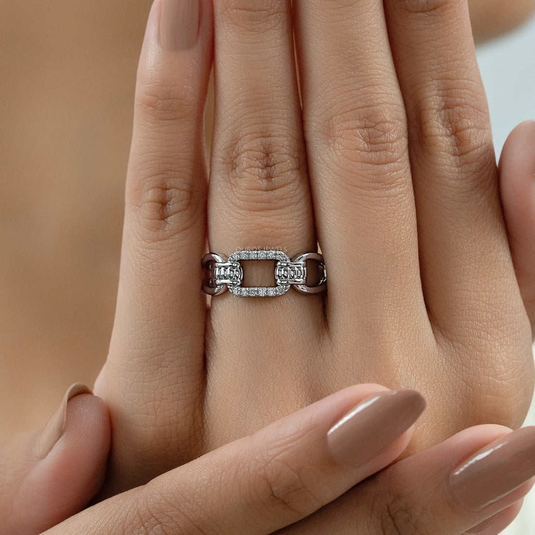 Round Lab Diamond Chain Link Ring Ring