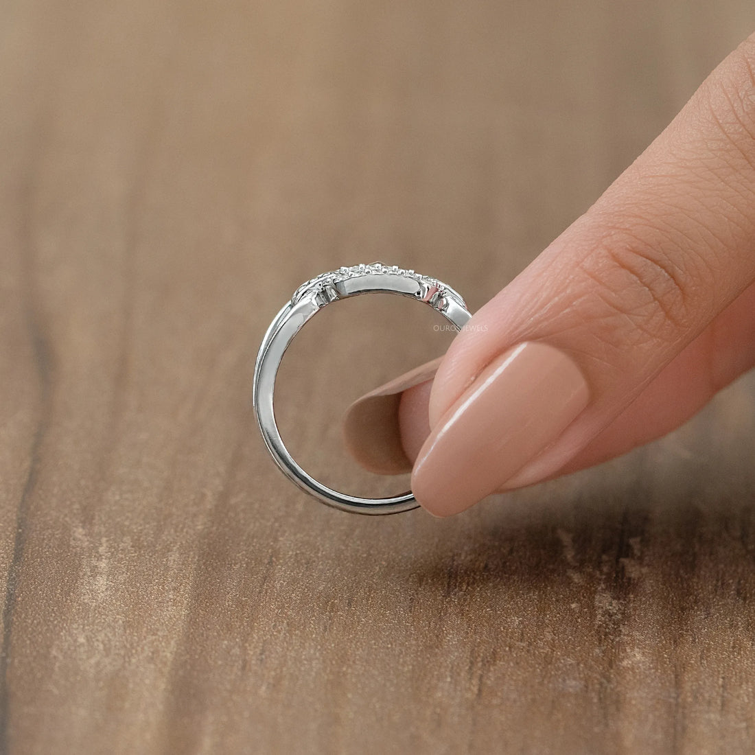 Round Lab Diamond Chain Link Ring Ring