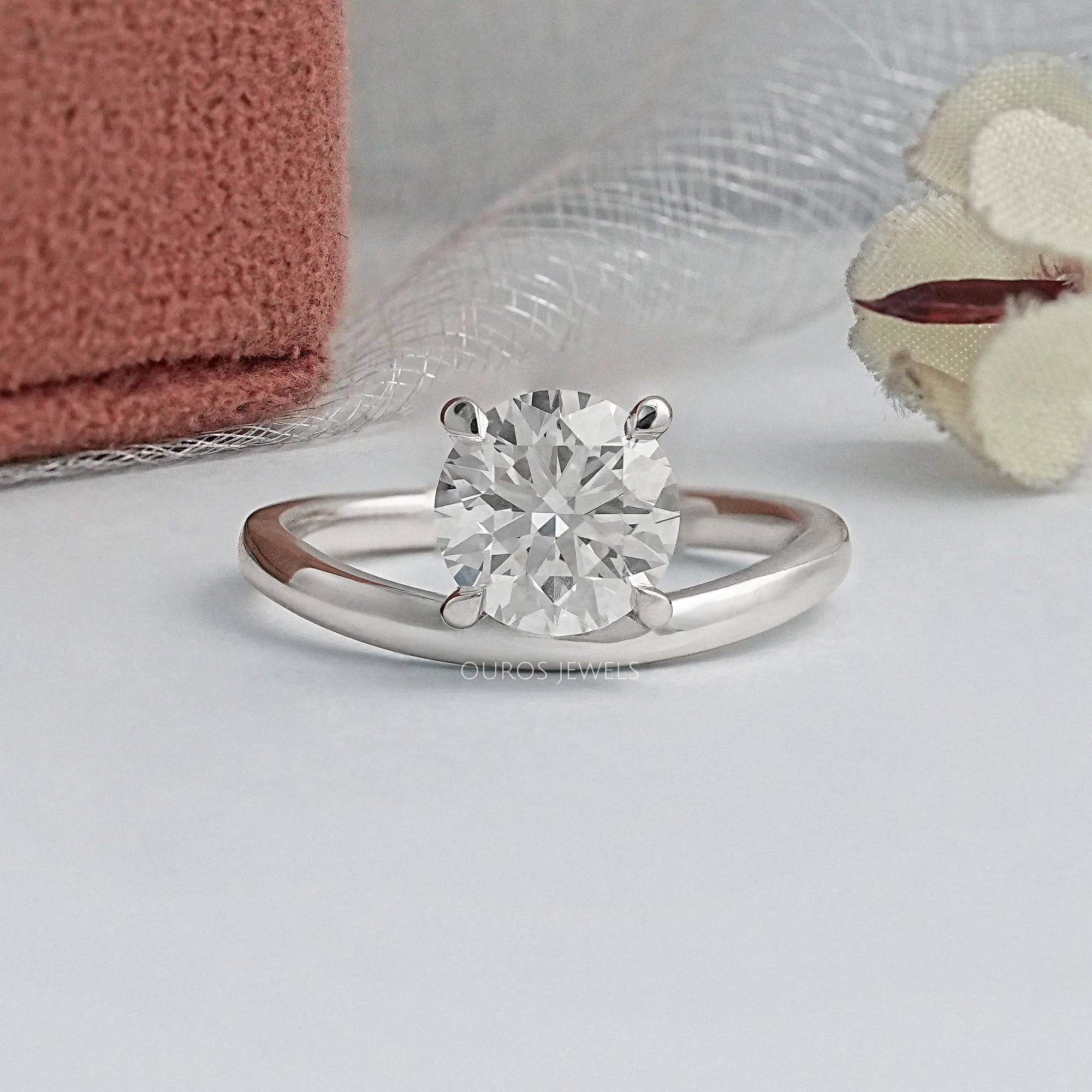 Round Cut Solitaire Wave Diamond Ring Ring