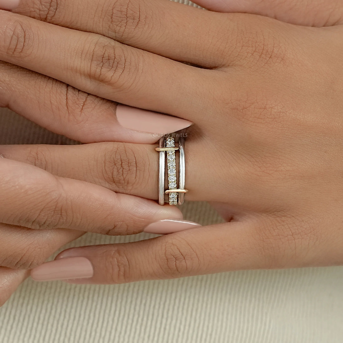 Interlink Round Lab Diamond Band Ring