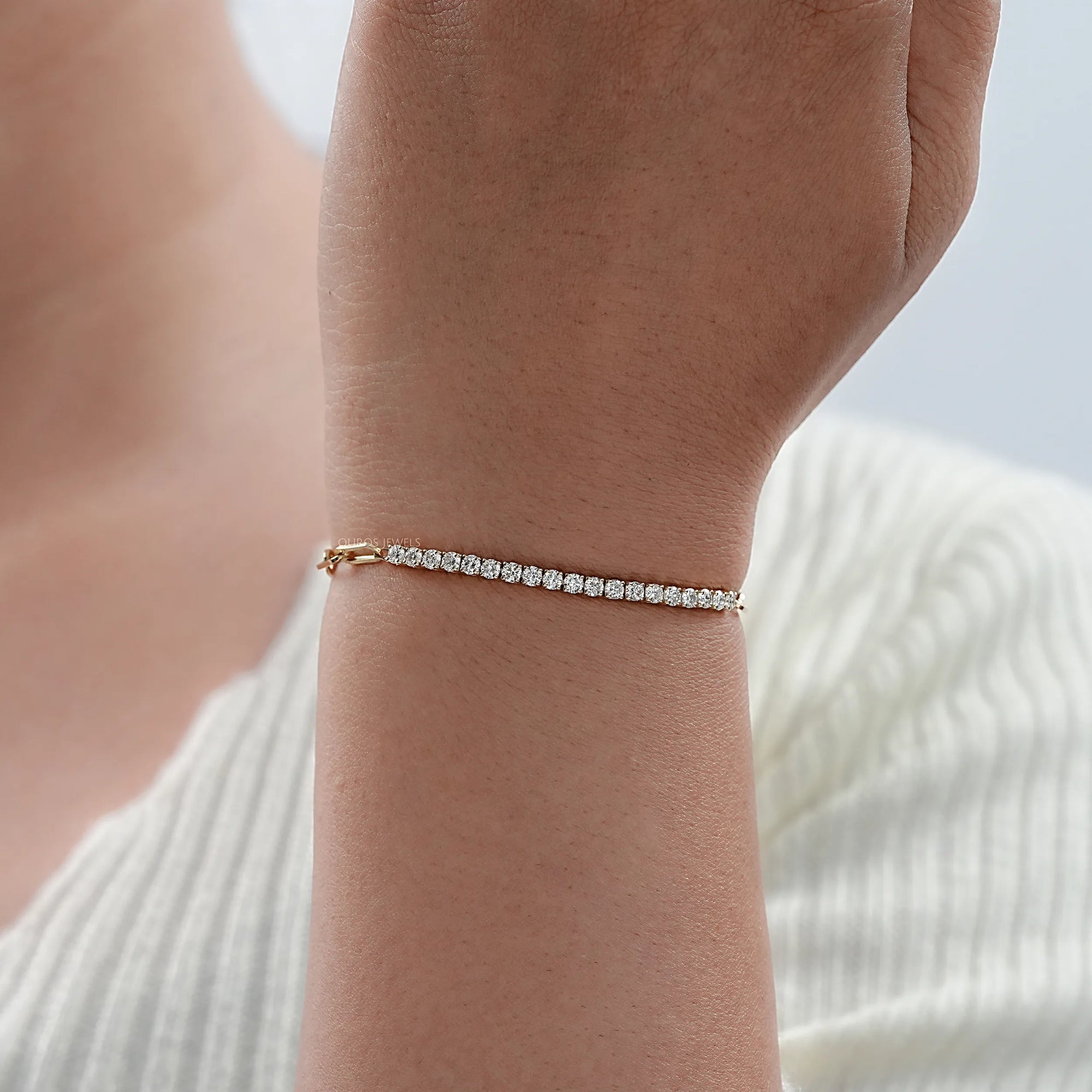 Round Cut Lab Grown Diamond Link Bar Bracelet Bracelet
