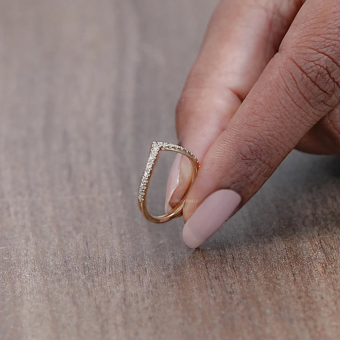 Round Lab Diamond Curved Wedding Band Rings