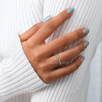 V Shape Curved Round Diamond Wedding Band Rings