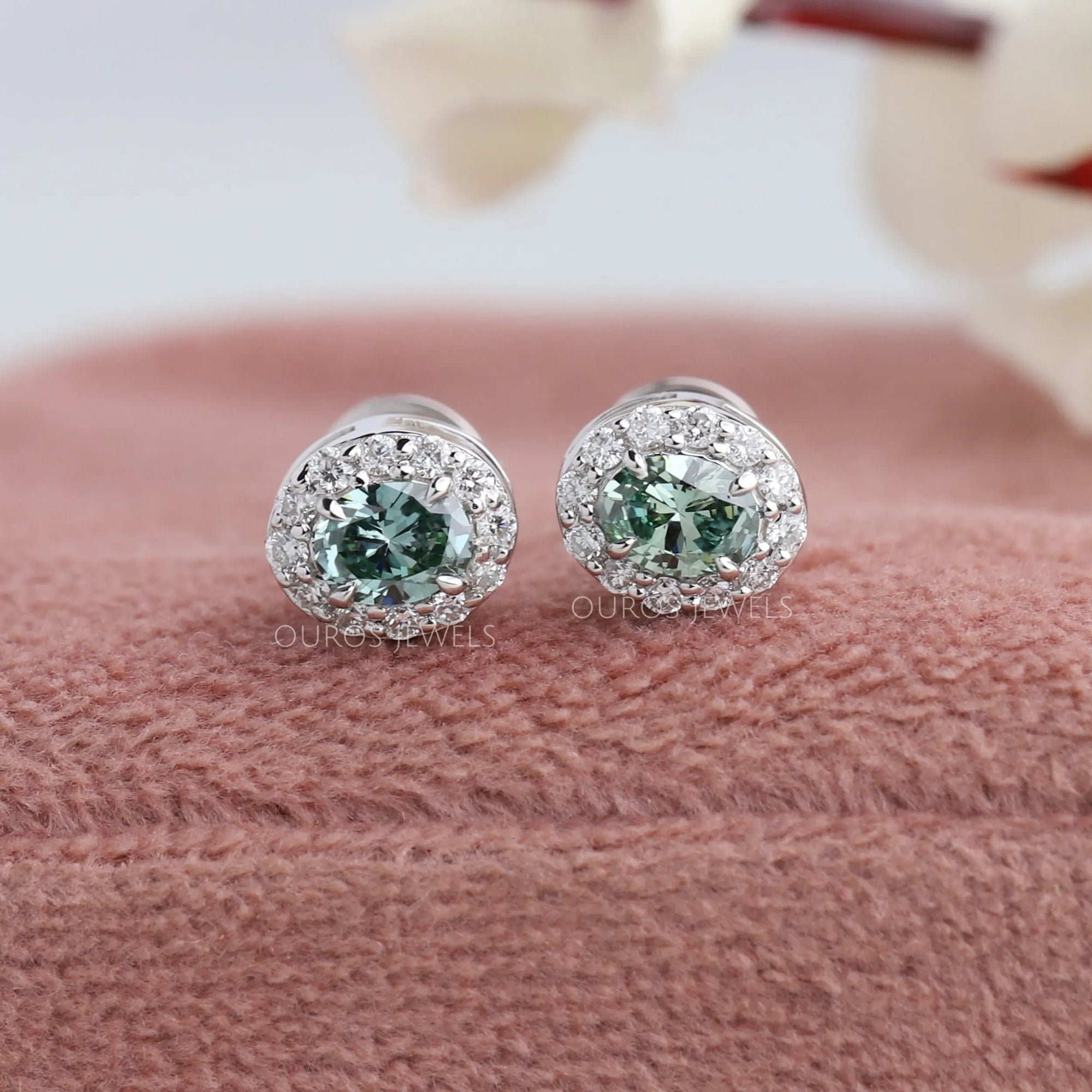 Green Oval Shaped Diamond Studs Earrings Earring