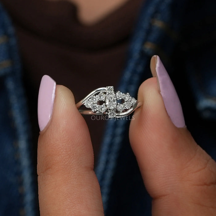 Round Cluster Diamond Wave Ring