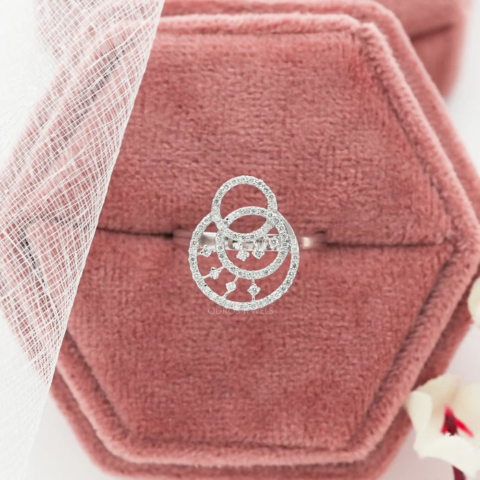 Round Diamond Circle Wedding Ring