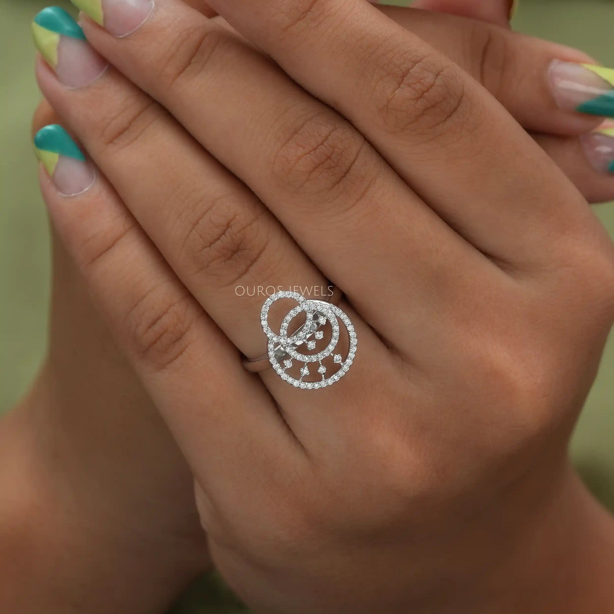 Round Diamond Circle Wedding Ring