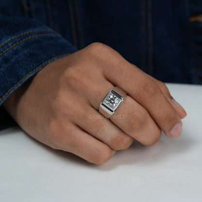 Round Cut Diamond Engagement Ring For Men's