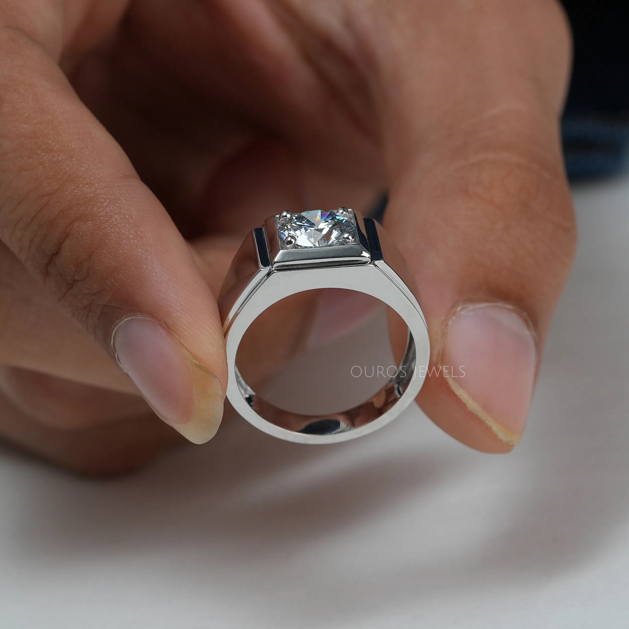 Round Cut Diamond Engagement Ring For Men's