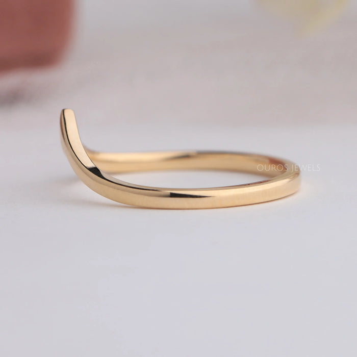 Yellow Gold Plain Curved Band Rings