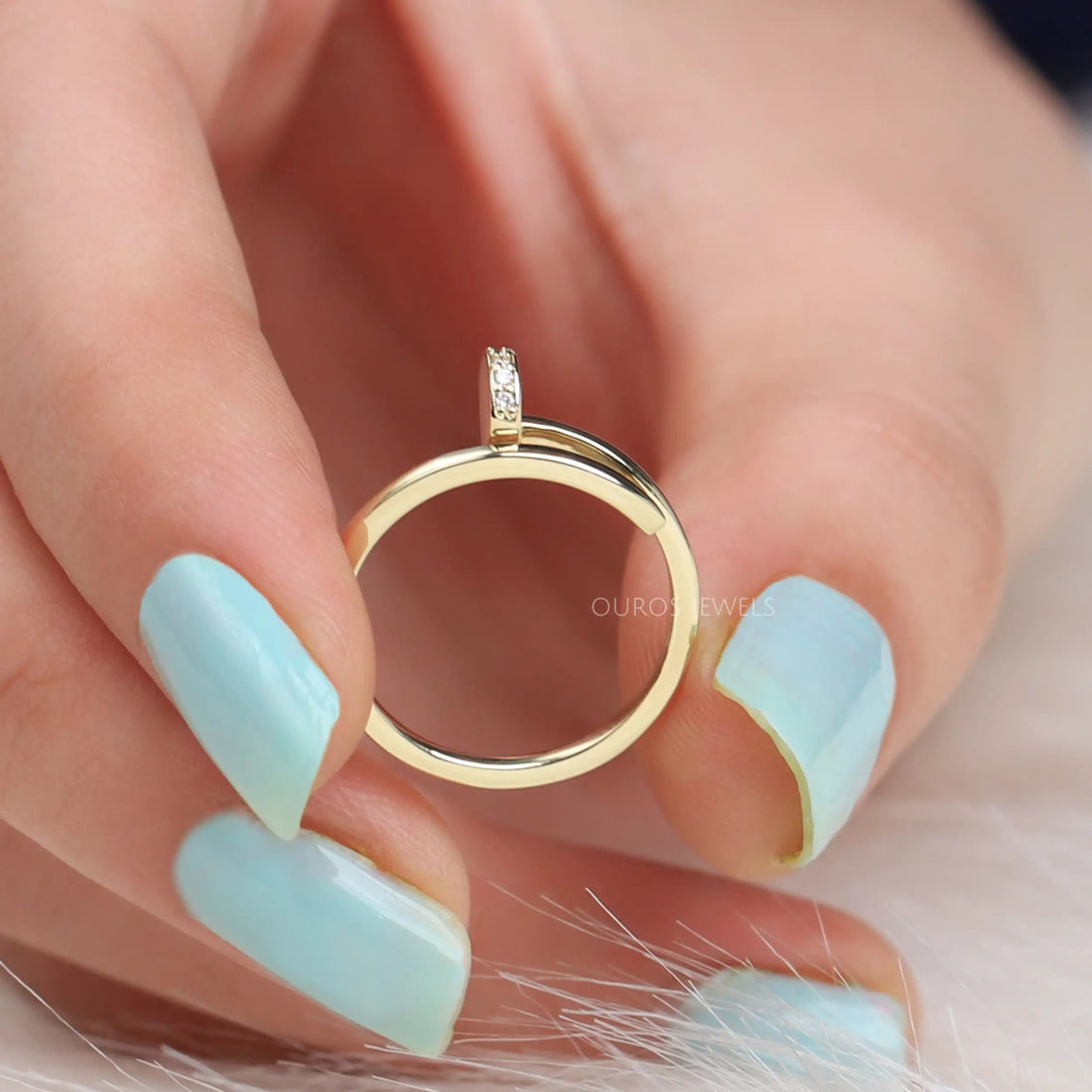 Spiral Round Cut Unique Diamond Wedding Ring Rings